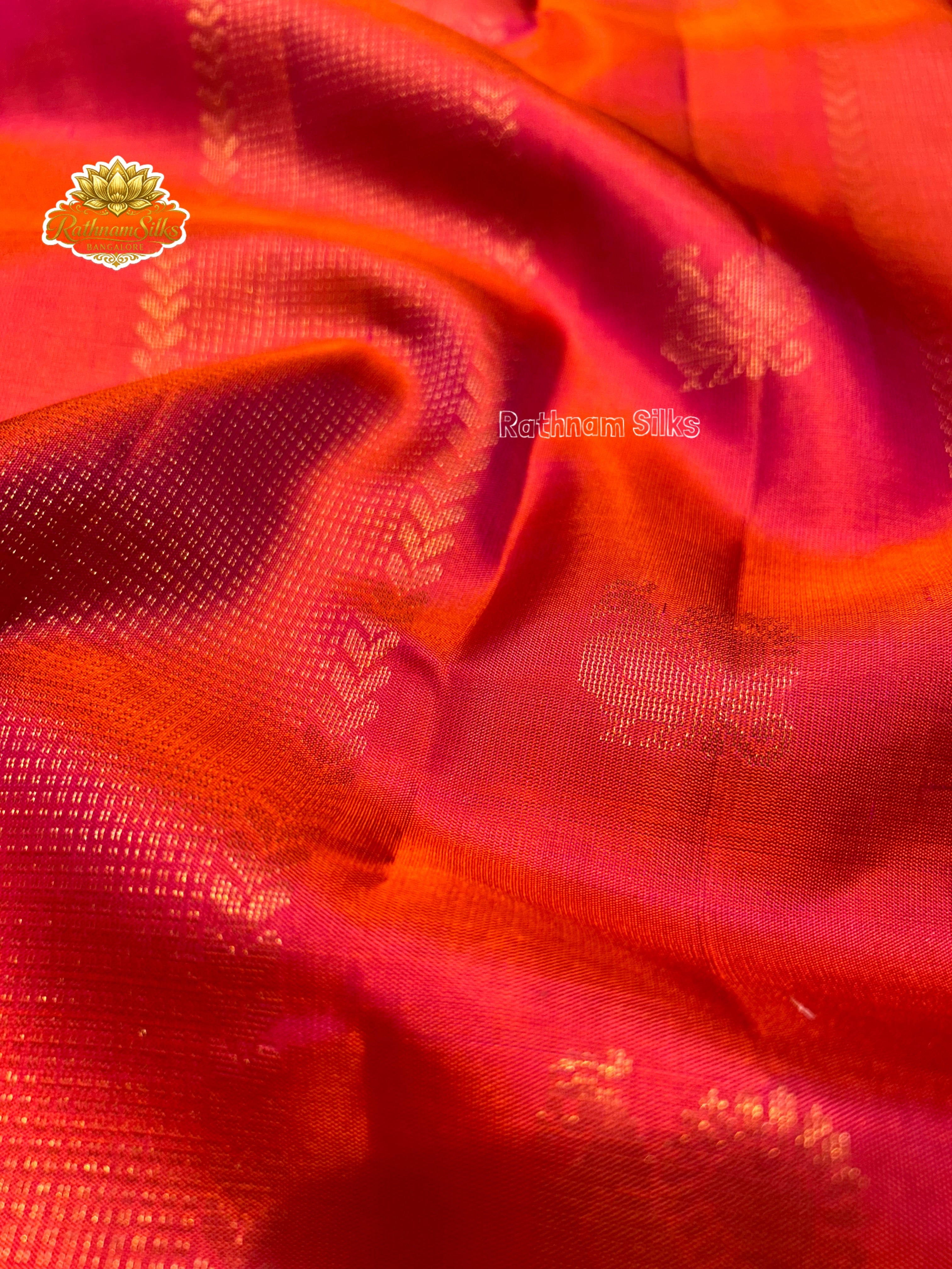 Pure Kanchipuram silk Secondary image